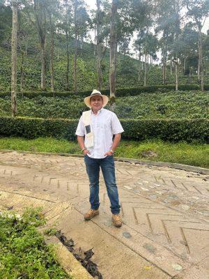 DFAFE5F3-5C58-40B1-9C2A-6EF9B3109673_1_105_c